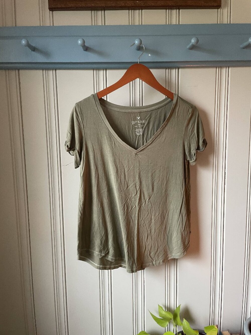 AEO Soft & Sexy Olive Green V-Neck T-Shirt Size XS